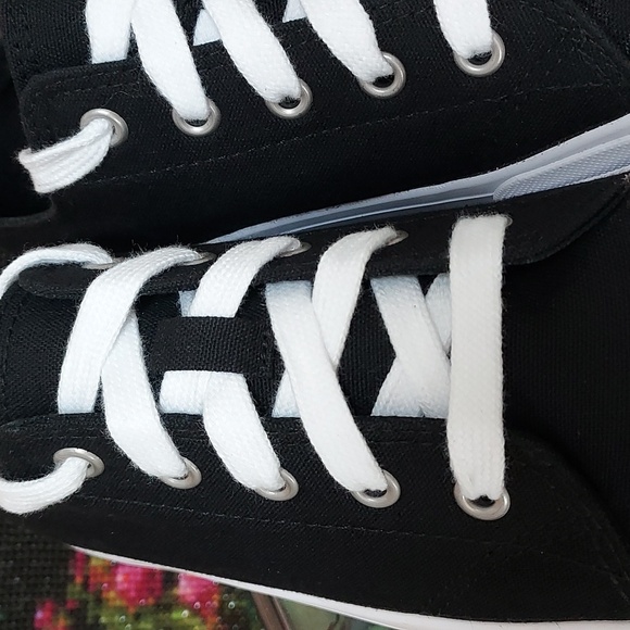 Boys Canvas Casual Lace-up Low-Top  Sneaker - Picture 5 of 13